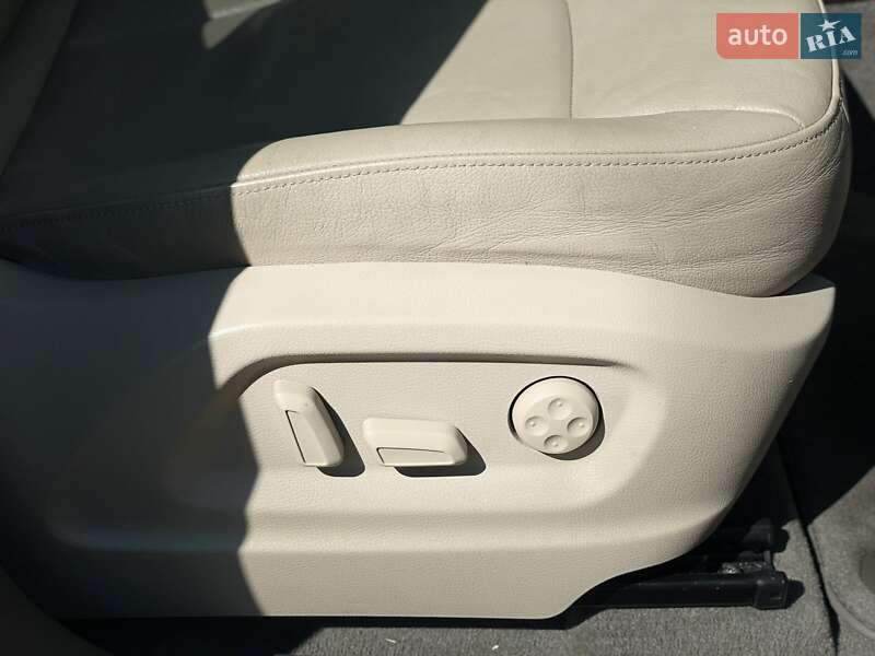 Позашляховик / Кросовер Audi Q5 2012 в Дніпрі