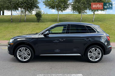 Внедорожник / Кроссовер Audi Q5 2018 в 