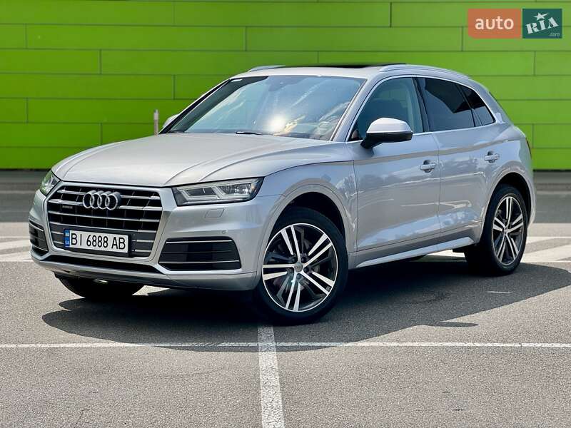 Позашляховик / Кросовер Audi Q5 2018 в 
