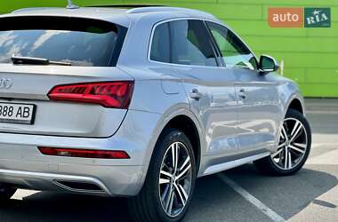 Позашляховик / Кросовер Audi Q5 2018 в 