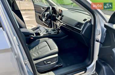 Позашляховик / Кросовер Audi Q5 2018 в 