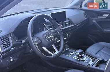 Внедорожник / Кроссовер Audi Q5 2017 в 