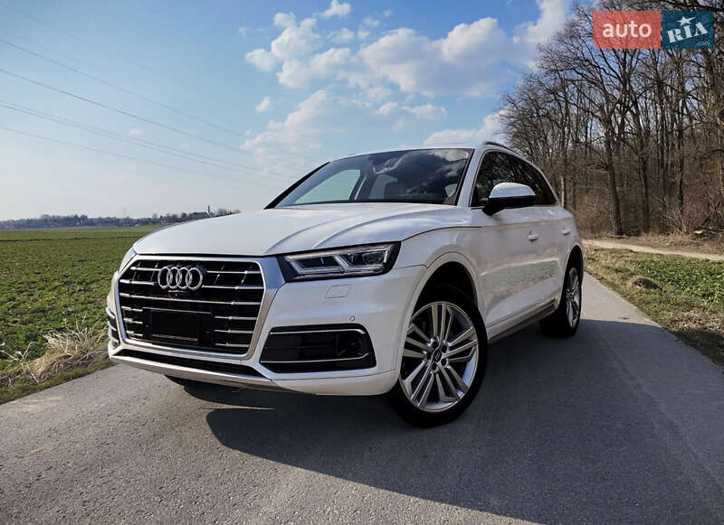 Позашляховик / Кросовер Audi Q5 2018 в 