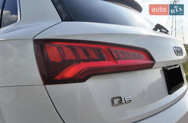 Позашляховик / Кросовер Audi Q5 2018 в 