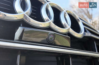 Позашляховик / Кросовер Audi Q5 2018 в 