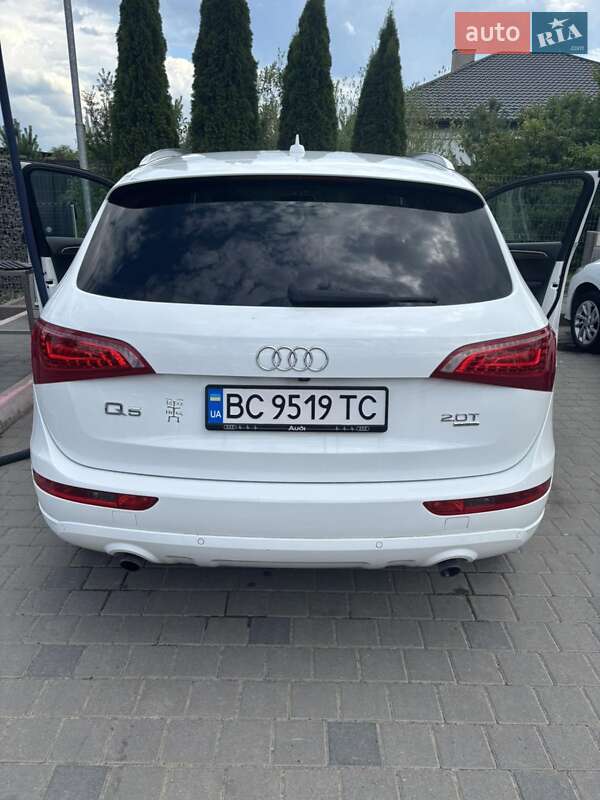 Позашляховик / Кросовер Audi Q5 2011 в Самборі