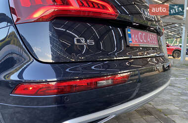 Внедорожник / Кроссовер Audi Q5 2017 в 