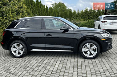 Внедорожник / Кроссовер Audi Q5 2018 в 
