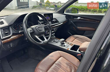 Внедорожник / Кроссовер Audi Q5 2018 в 