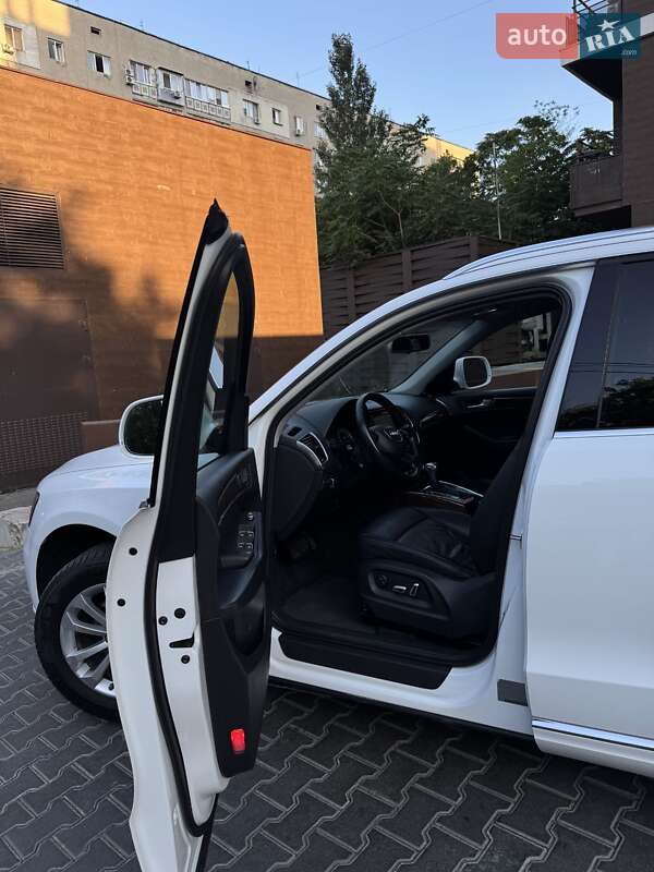 Позашляховик / Кросовер Audi Q5 2015 в Болграді