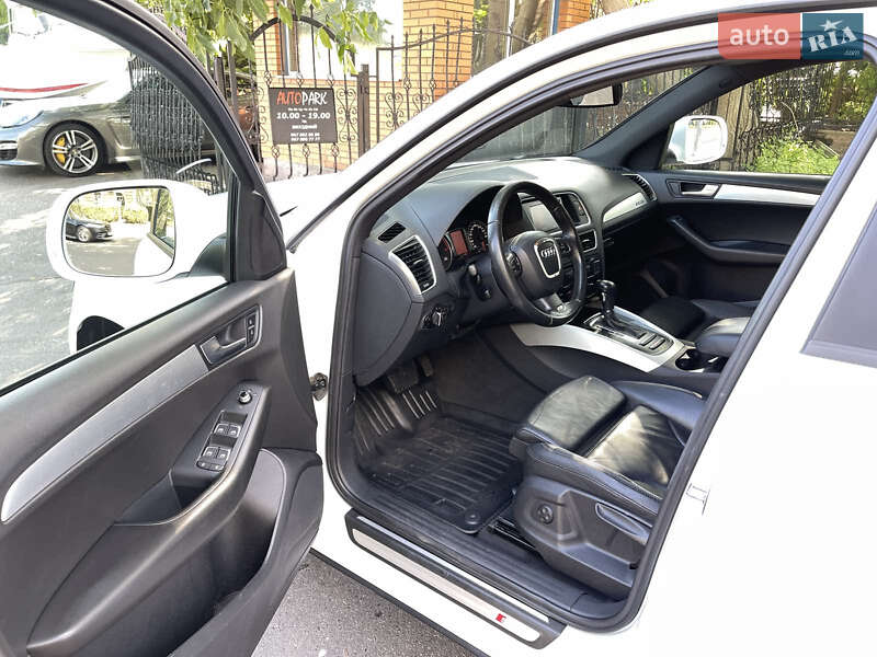 Внедорожник / Кроссовер Audi Q5 2009 в Киеве