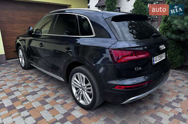 Внедорожник / Кроссовер Audi Q5 2017 в 