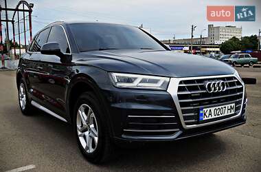 Внедорожник / Кроссовер Audi Q5 2017 в 