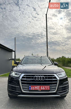 Внедорожник / Кроссовер Audi Q5 2018 в 
