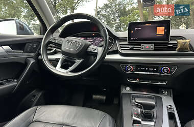 Внедорожник / Кроссовер Audi Q5 2017 в 