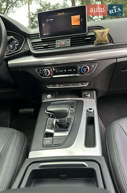 Внедорожник / Кроссовер Audi Q5 2017 в 