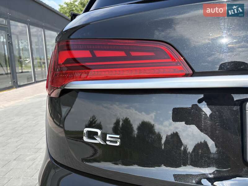 Позашляховик / Кросовер Audi Q5 2021 в Мостиській