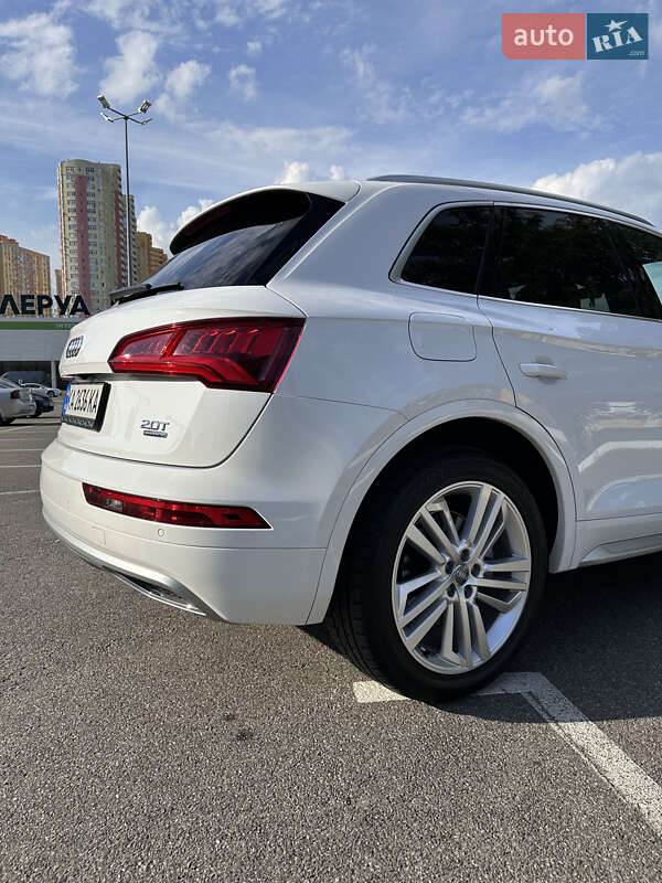 Внедорожник / Кроссовер Audi Q5 2017 в Киеве