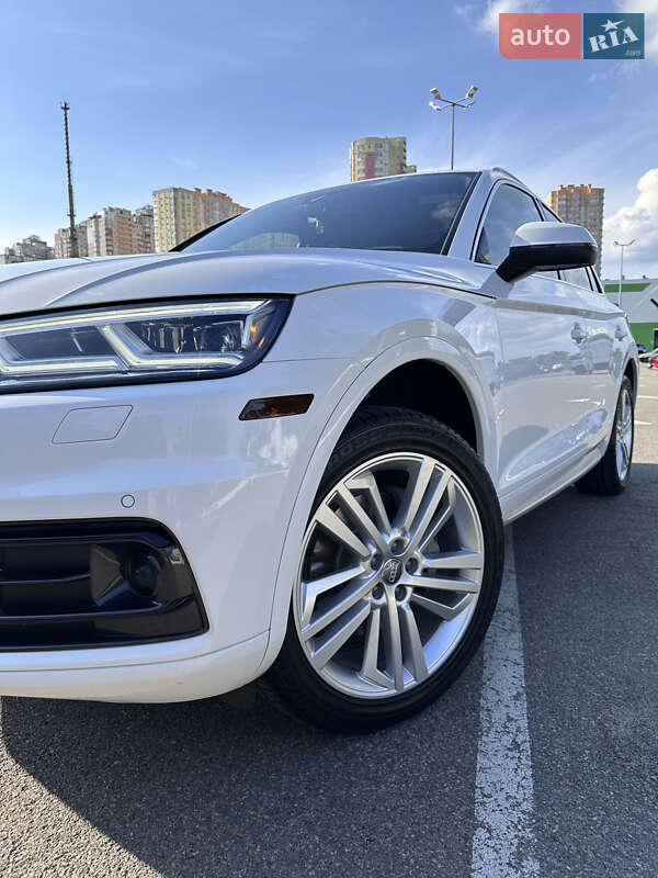 Внедорожник / Кроссовер Audi Q5 2017 в Киеве