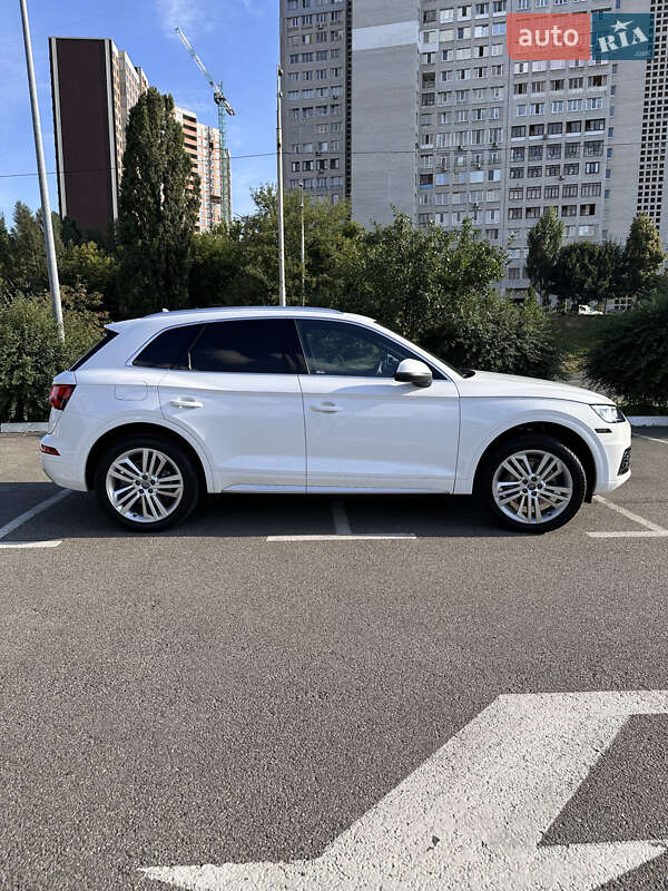 Внедорожник / Кроссовер Audi Q5 2017 в Киеве