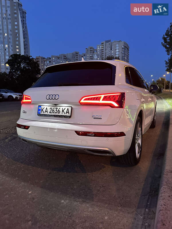 Внедорожник / Кроссовер Audi Q5 2017 в Киеве