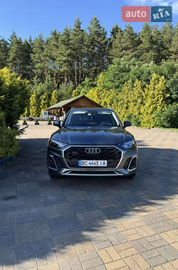 Внедорожник / Кроссовер Audi Q5 2021 в 