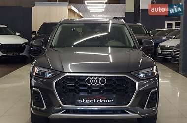 Внедорожник / Кроссовер Audi Q5 2022 в 