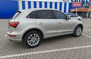 Внедорожник / Кроссовер Audi Q5 2012 в 