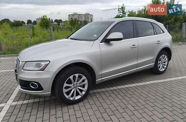 Внедорожник / Кроссовер Audi Q5 2012 в 