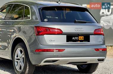 Внедорожник / Кроссовер Audi Q5 2017 в 
