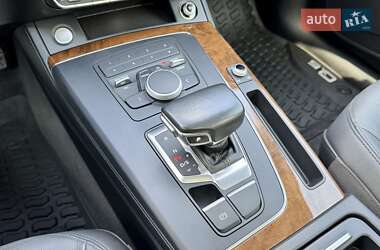 Внедорожник / Кроссовер Audi Q5 2017 в 