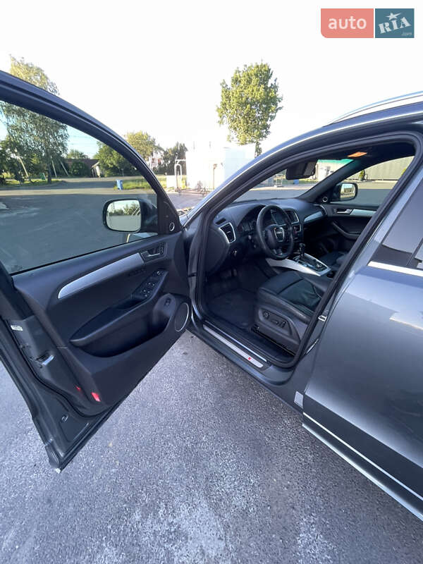 Внедорожник / Кроссовер Audi Q5 2011 в Виноградове