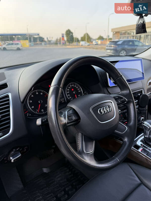 Позашляховик / Кросовер Audi Q5 2016 в Вознесенську