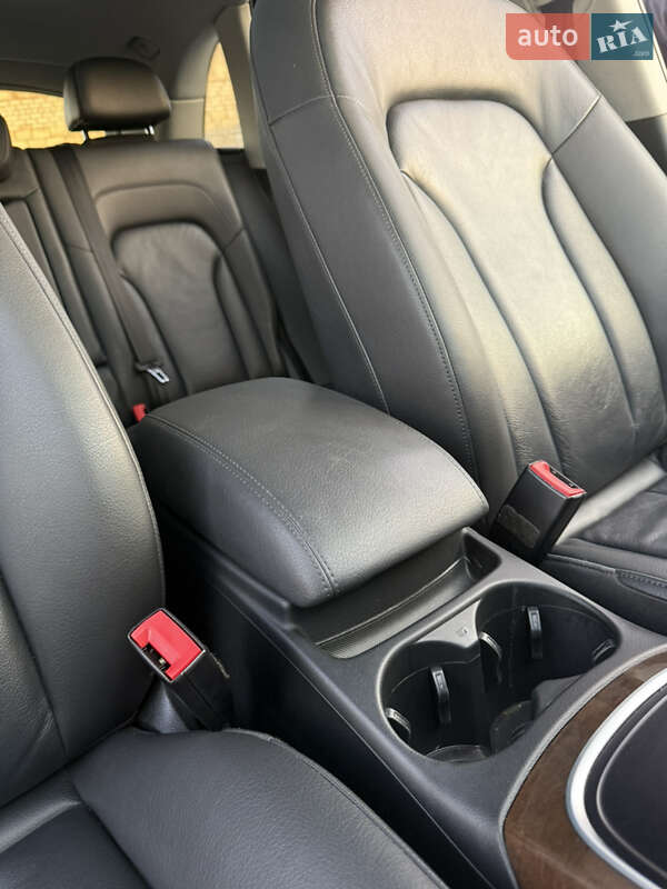 Позашляховик / Кросовер Audi Q5 2016 в Вознесенську