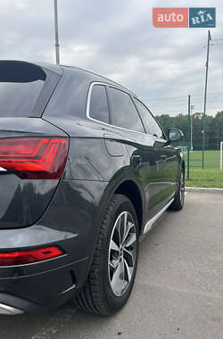 Внедорожник / Кроссовер Audi Q5 2021 в 