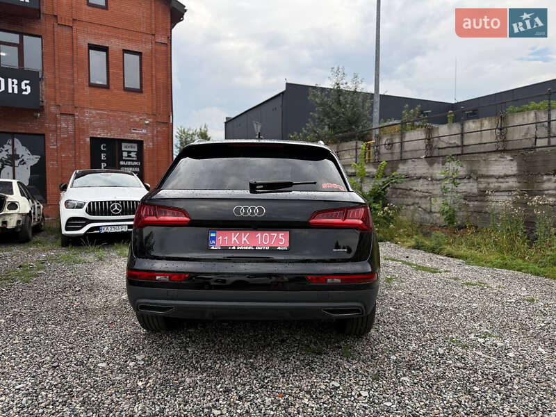 Позашляховик / Кросовер Audi Q5 2017 в Києві