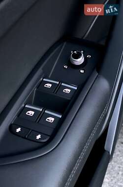 Внедорожник / Кроссовер Audi Q5 2021 в 