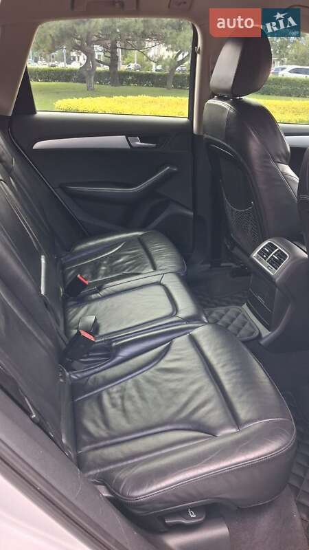 Внедорожник / Кроссовер Audi Q5 2009 в Зачепиловке