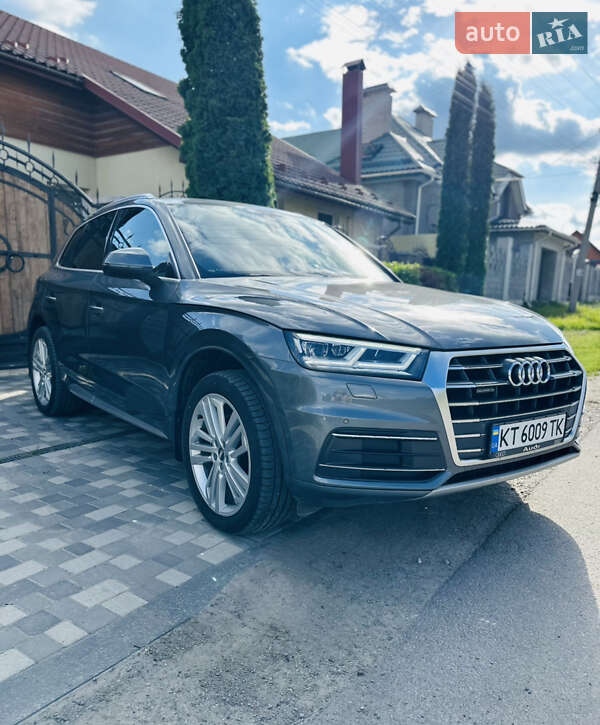 Внедорожник / Кроссовер Audi Q5 2017 в Каменец-Подольском