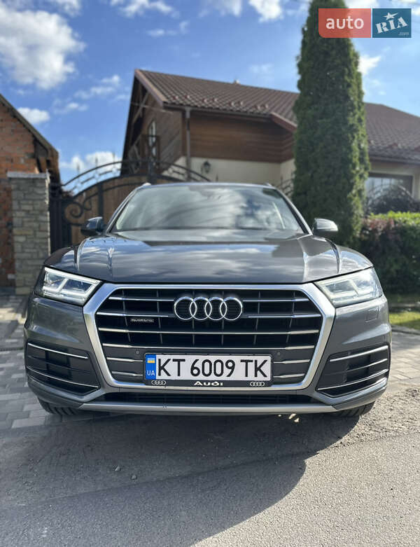 Внедорожник / Кроссовер Audi Q5 2017 в Каменец-Подольском