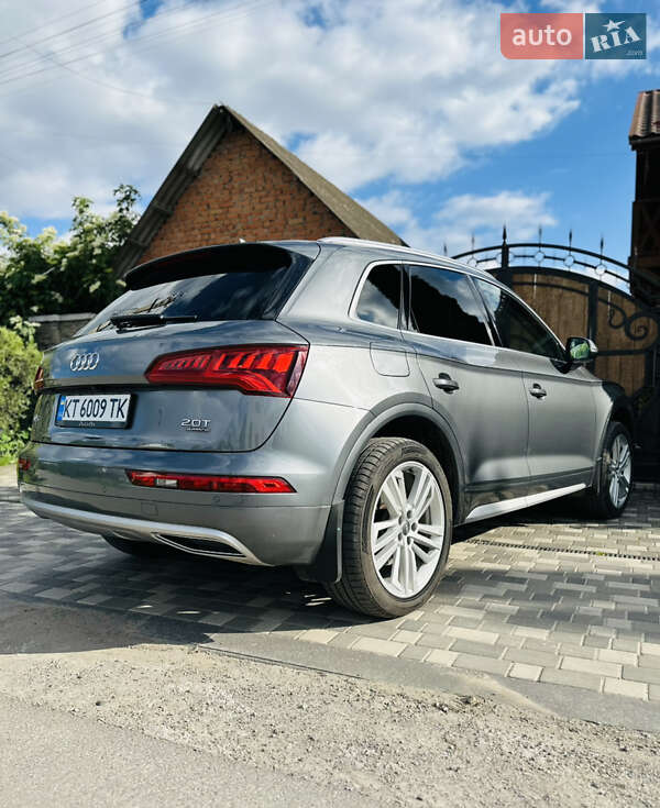 Внедорожник / Кроссовер Audi Q5 2017 в Каменец-Подольском