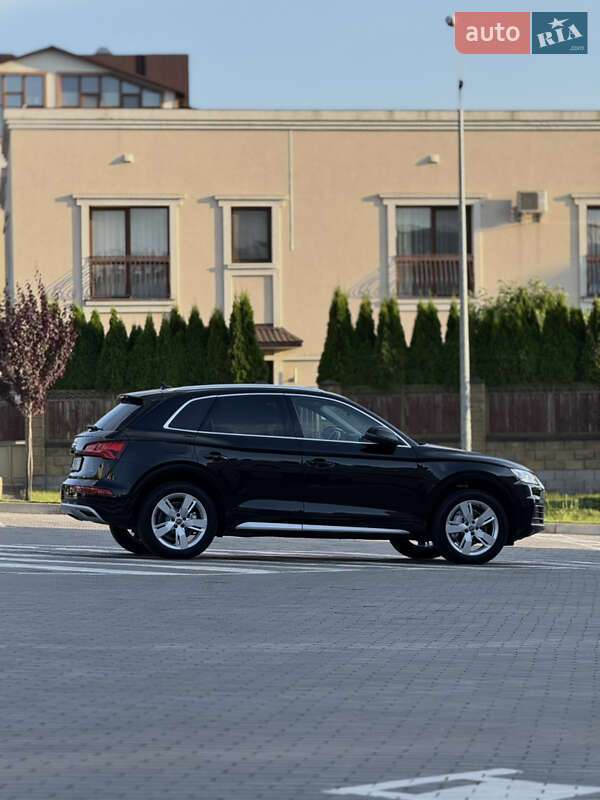 Позашляховик / Кросовер Audi Q5 2019 в Києві