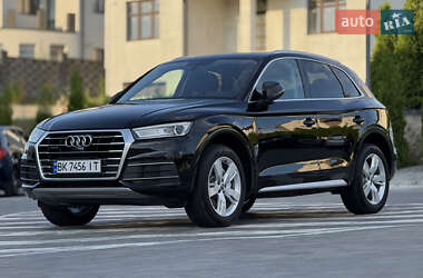 Внедорожник / Кроссовер Audi Q5 2019 в 