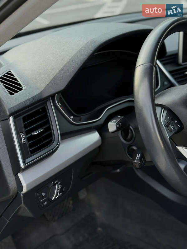 Позашляховик / Кросовер Audi Q5 2019 в Києві