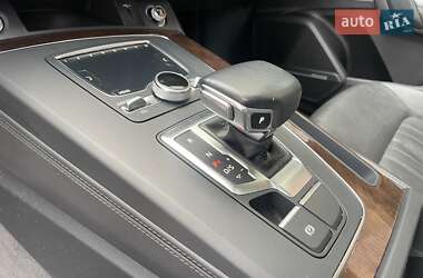 Внедорожник / Кроссовер Audi Q5 2019 в 
