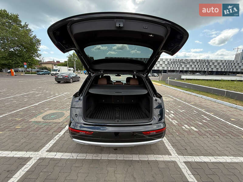 Внедорожник / Кроссовер Audi Q5 2018 в Одессе