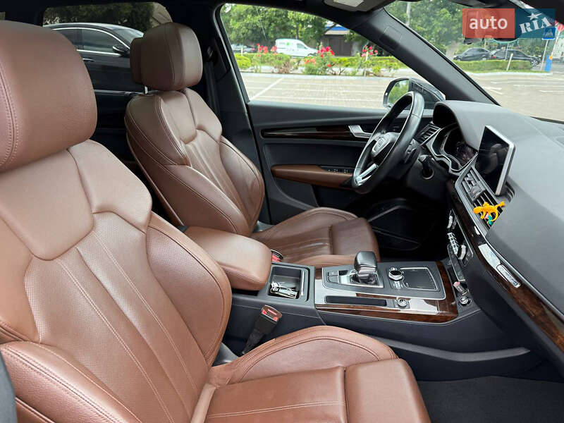 Внедорожник / Кроссовер Audi Q5 2018 в Одессе