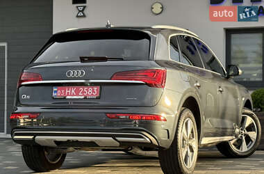 Внедорожник / Кроссовер Audi Q5 2022 в 