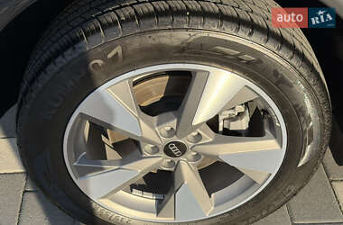 Внедорожник / Кроссовер Audi Q5 2022 в 