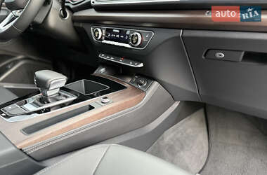 Внедорожник / Кроссовер Audi Q5 2022 в 